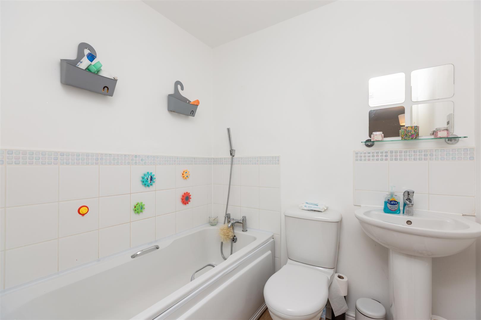 Ffordd Y Gamlas, Bynea, Llanelli, SA14 9AY